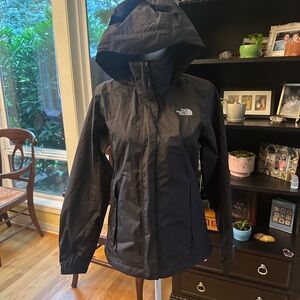 The North Face Women’s Waterproof Hooded Jacket | Black | Size Small